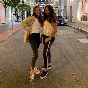 Meet your Posher, Dena